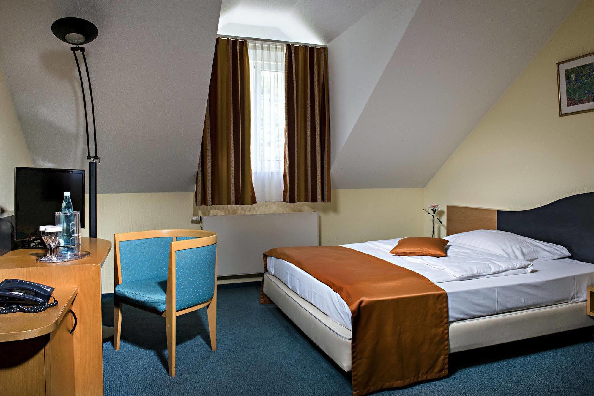 H+ Hotel ארפורט מראה חיצוני תמונה